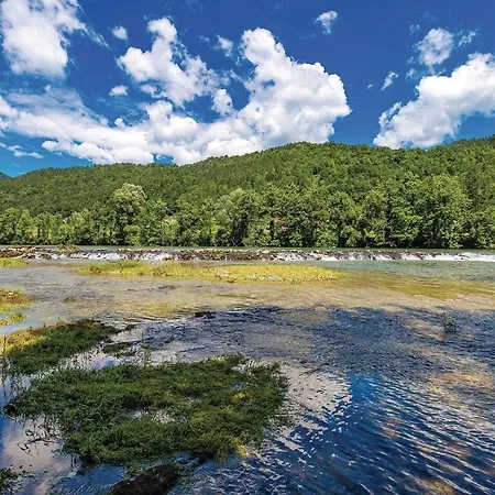 In Nyaraló Brod na Kupi